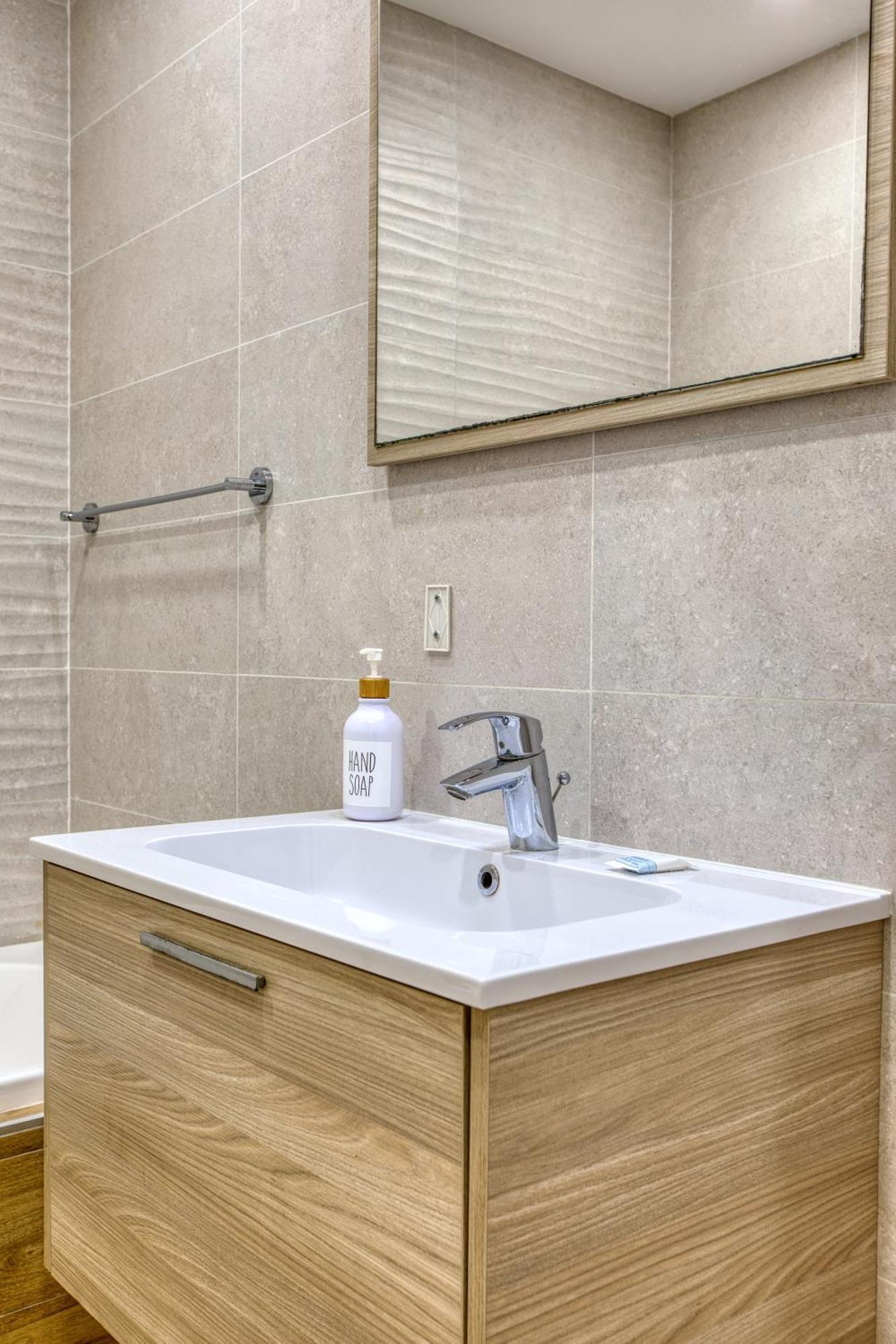 Unique Two Bedroom Apt With Huge Outdoor Area And Close To Entertainment Is-Swieqi Luaran gambar