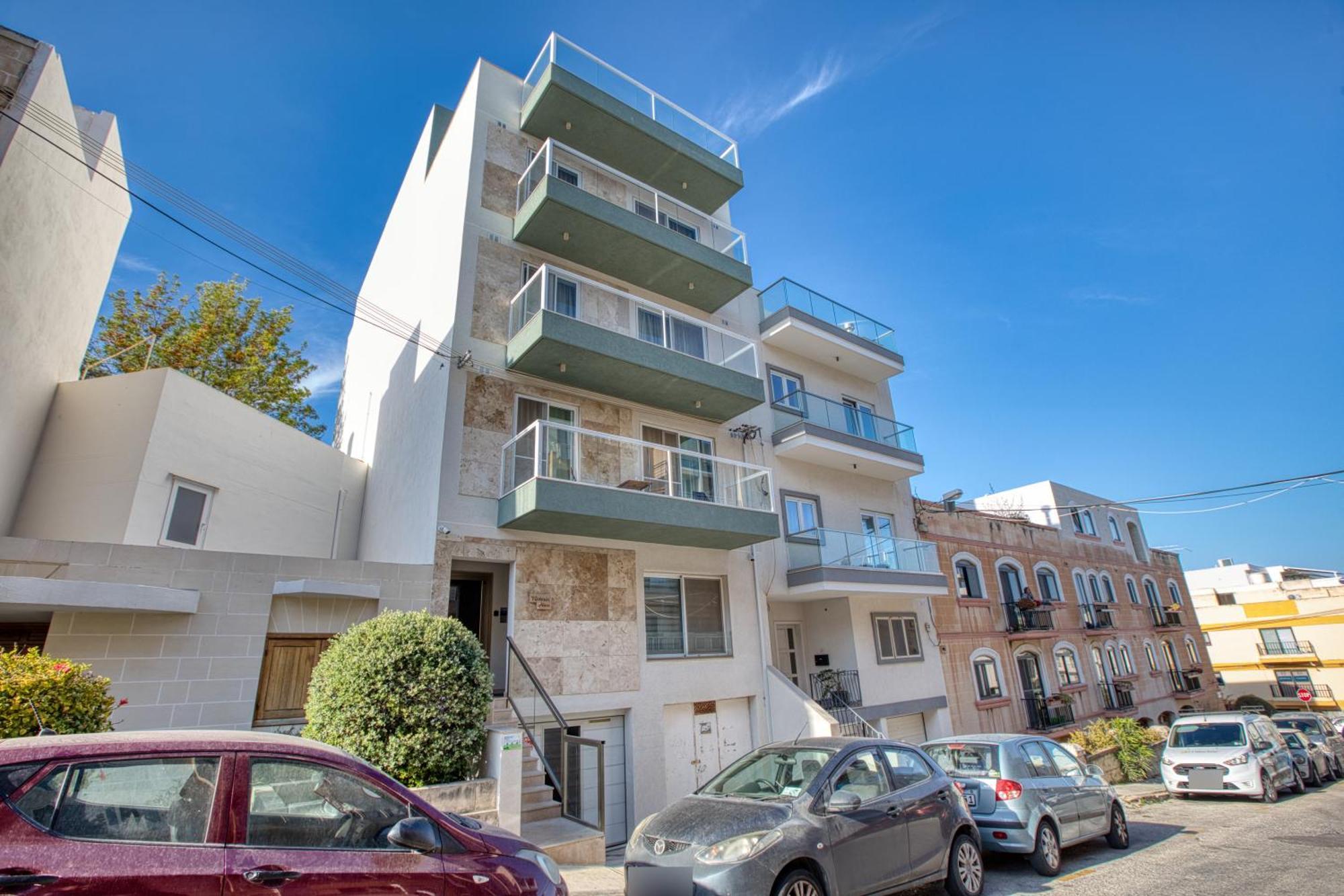 Unique Two Bedroom Apt With Huge Outdoor Area And Close To Entertainment Is-Swieqi Luaran gambar
